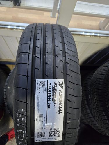 Шины Yokohama 215/65R16 98H BluEarth-XT AE61 TL на tireset.ru